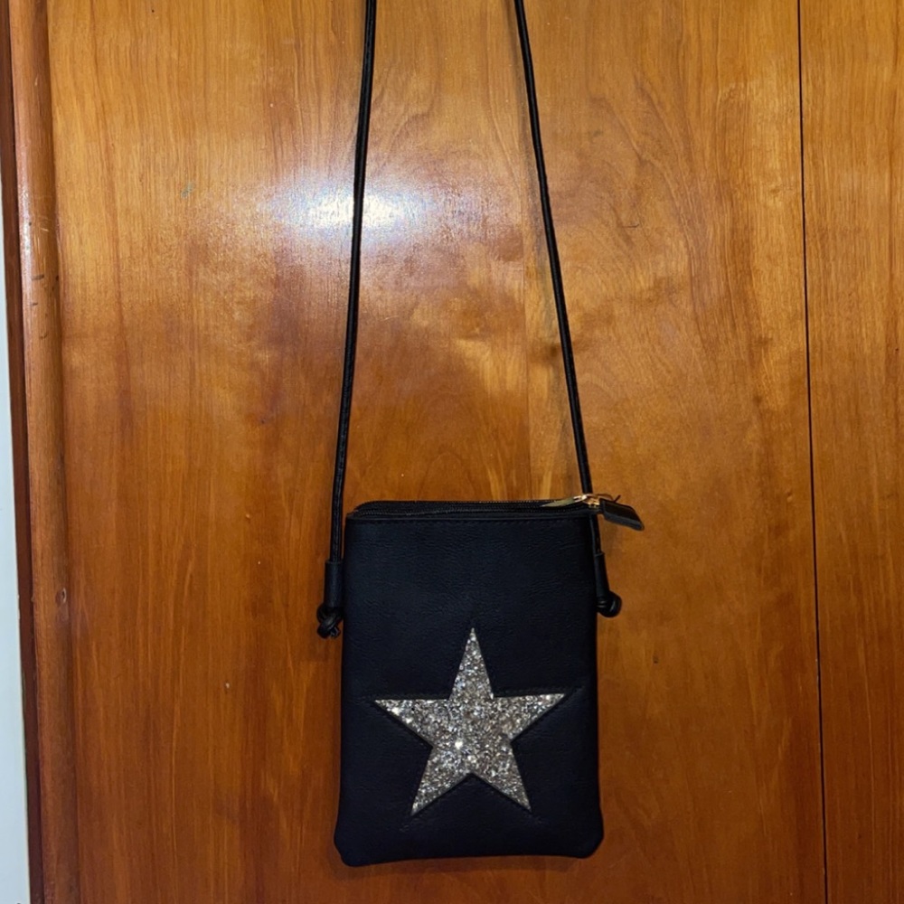 Black Moda West Crossbody Bag!!